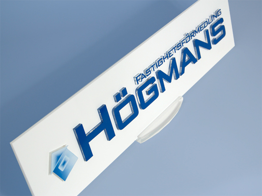 3D-logotyp / bokstäver i akryl på bottenplatta